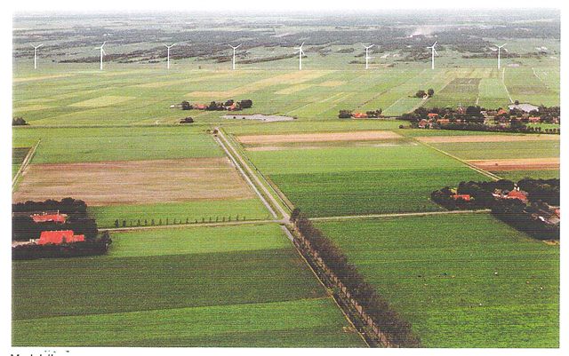 foto van windmolens loodrecht erop bekeken